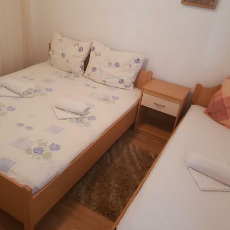 Guest House Alisa Hvar Town Bagian luar foto