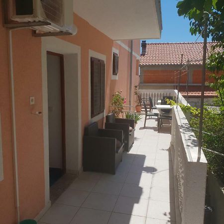 Guest House Alisa Hvar Town Bagian luar foto