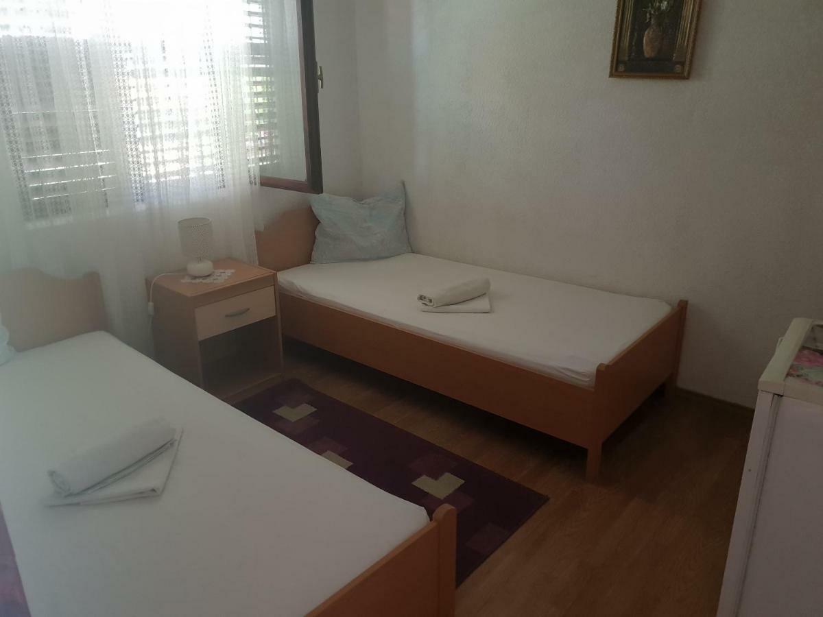 Guest House Alisa Hvar Town Bagian luar foto