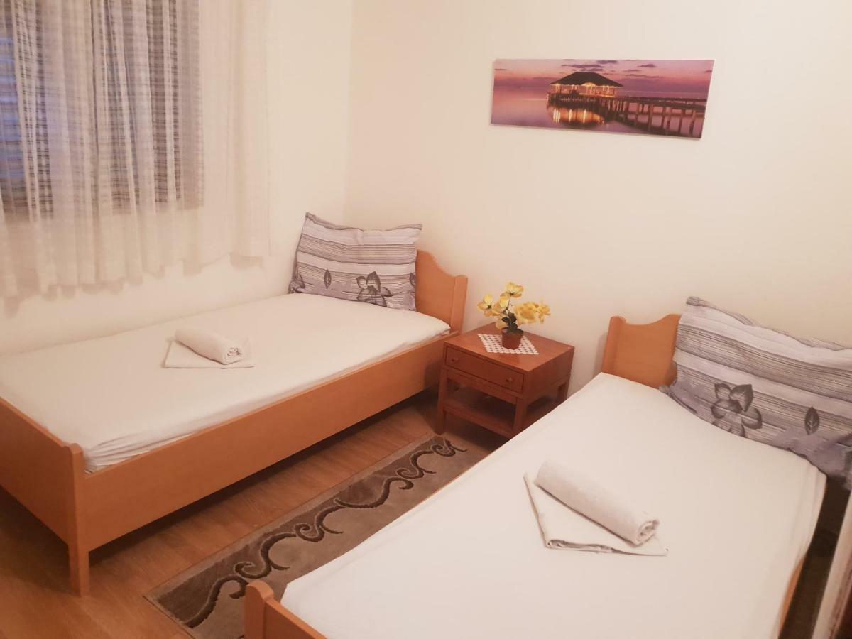 Guest House Alisa Hvar Town Bagian luar foto