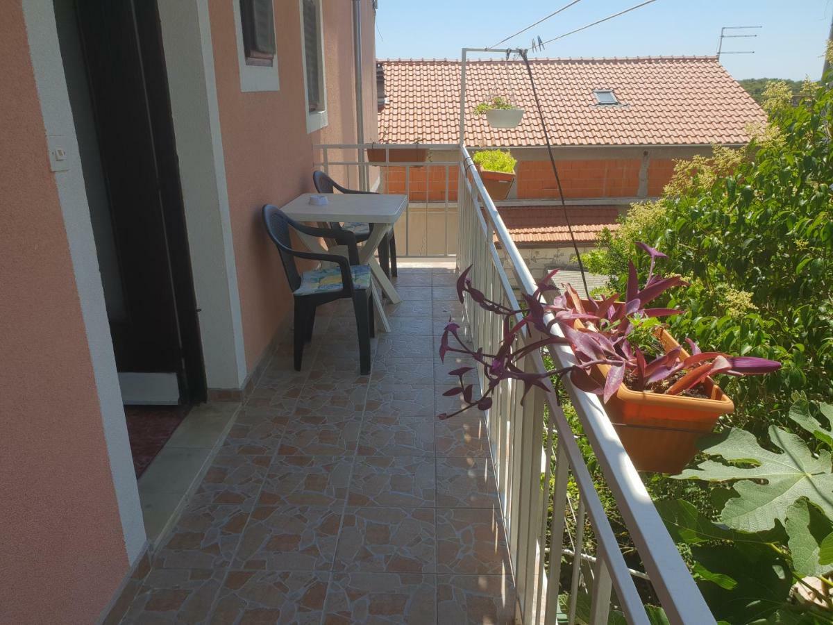 Guest House Alisa Hvar Town Bagian luar foto