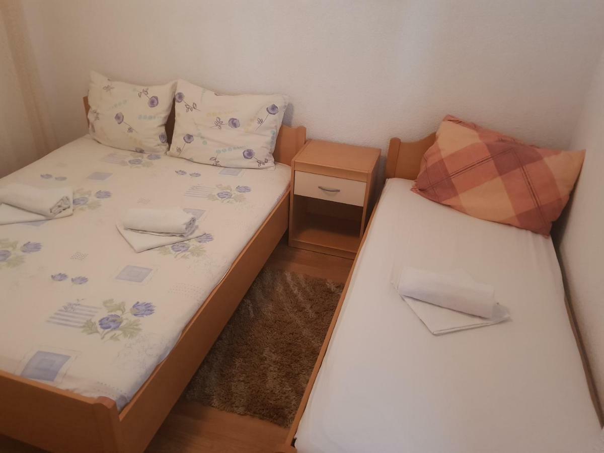 Guest House Alisa Hvar Town Bagian luar foto