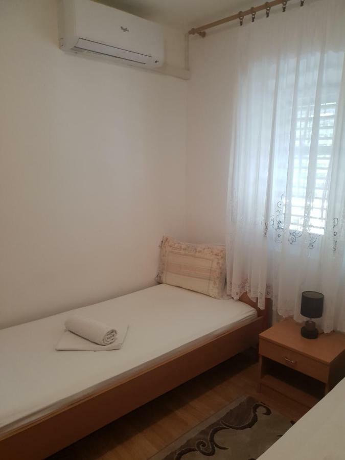 Guest House Alisa Hvar Town Bagian luar foto